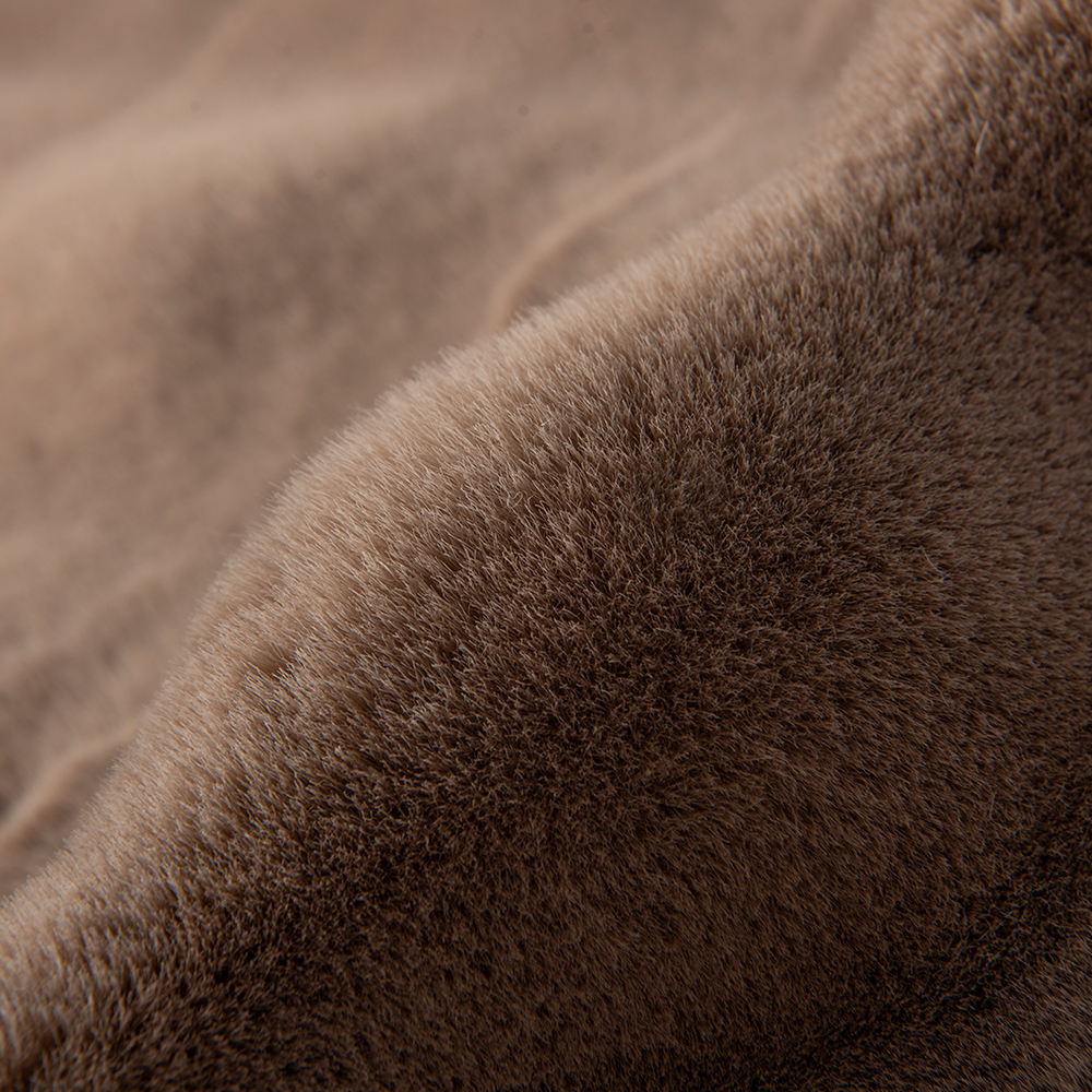 Soft 100% Polyester Faux Rabbit Fur Fabric for Winter Ponchos and Ladies Pullovers