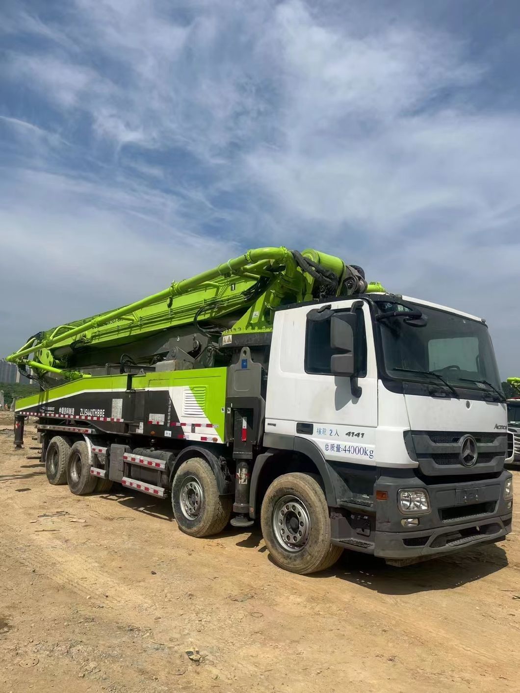 2018 Zoomlion 56m Concrete Boom Pump Used Concrete Pump Truck Machine Equipment Mercedes Benz Chassis