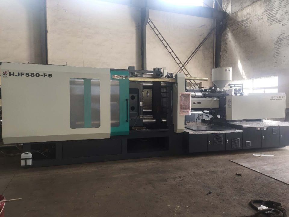 High Voltage Power Supply 100 Gram Injection Moulding Machine With Advanced Safety System And 1026g Injection Capacity
