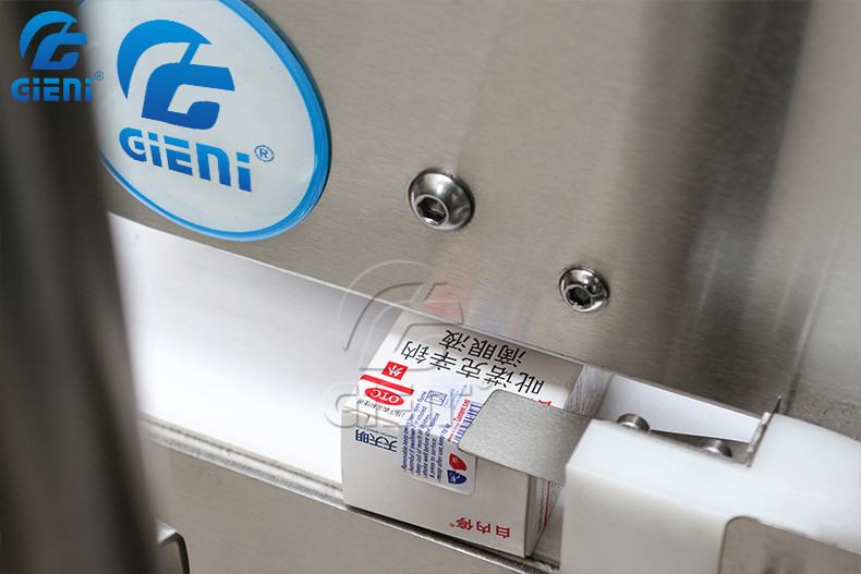 Medicine Pill Carton Labeling Machine SS304 Rectangular Corner Labeling Machine