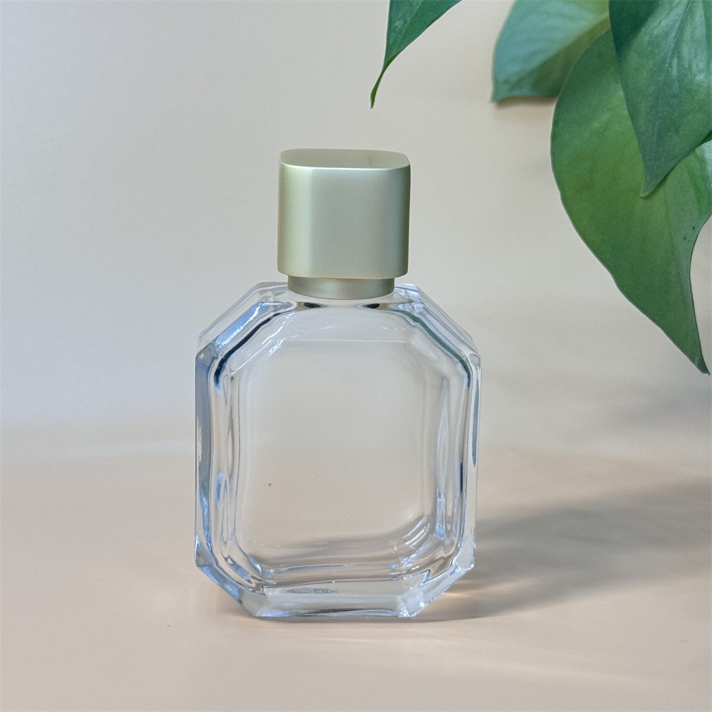 Golden Square Zamak Perfume Cap and Custom bottle caps for Luxury Perfume Packaging