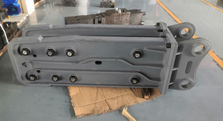 Applicable Side Type Rock Excavator Hydraulic Breaker Alloy Steel 4-6 Ton68
