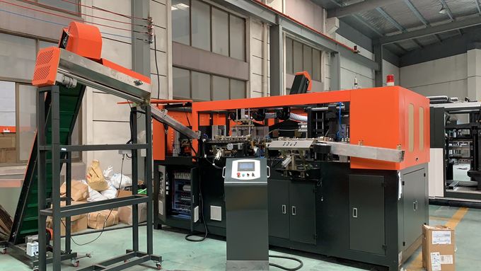 A To Z 2000ML Bottle Filling Labeling Machine 3.0kw PLC SS304 4