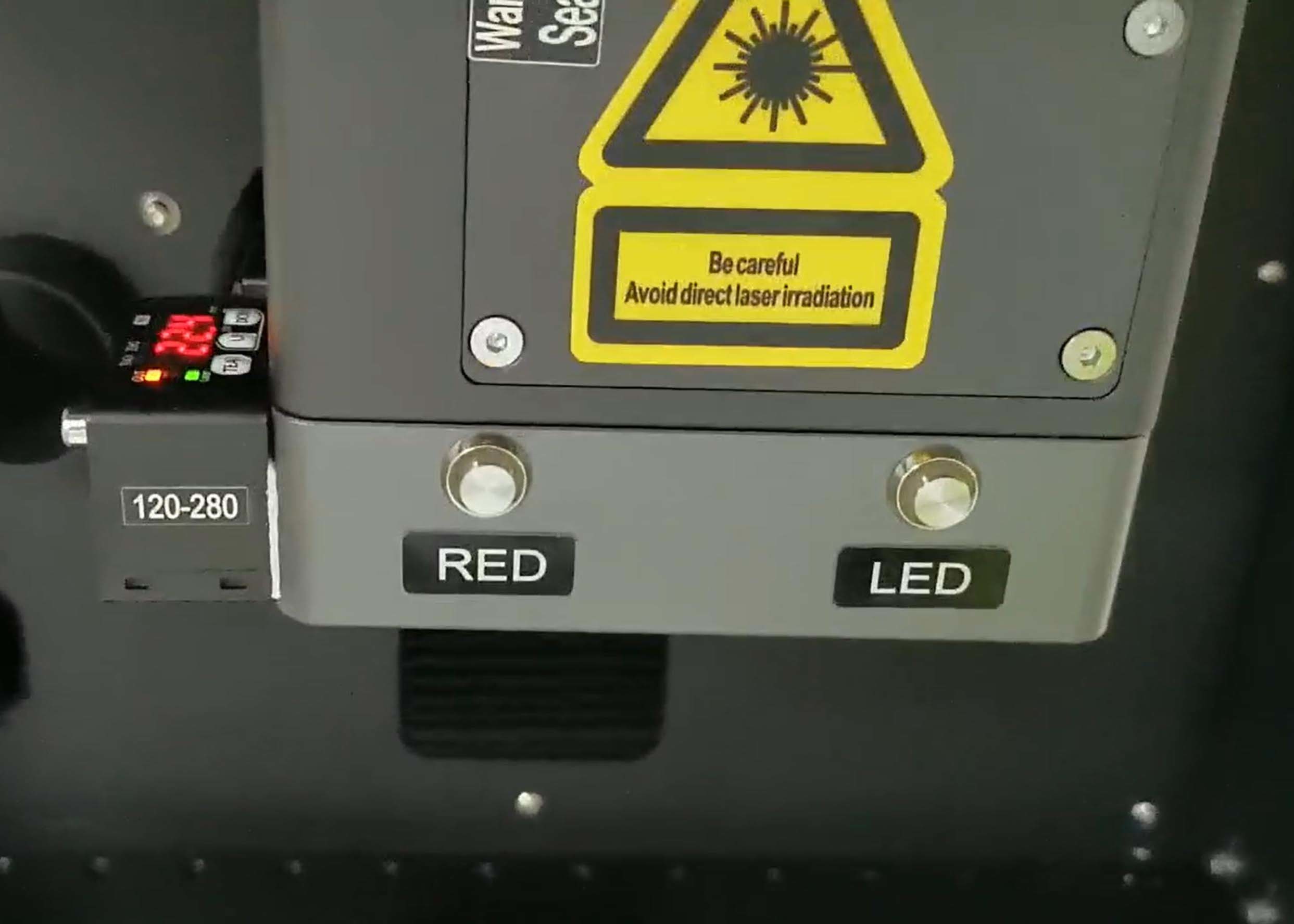 20w Fiber Laser Marking Machine With Built In Electrical Lift Auto Focus Function