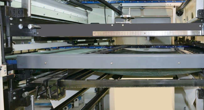 5000 Sheets/H Carton Box Die Cutting Machine , 1510*1120mm Corrugated Die Cutter