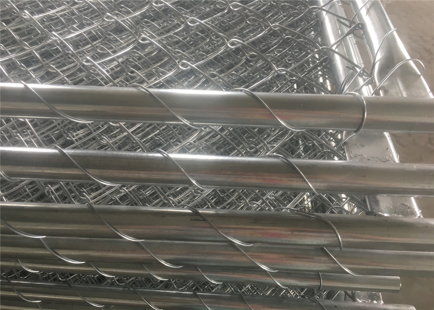 Chain Link Fence Panels 1.625" tube wall thickness 15.5ga Panels Size 6'x12' Cross Brace Mesh 57mm x 57mm