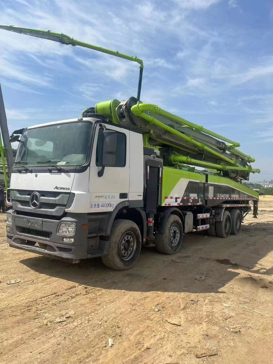 2018 Zoomlion 56m Concrete Boom Pump Used Concrete Pump Truck Machine Equipment Mercedes Benz Chassis