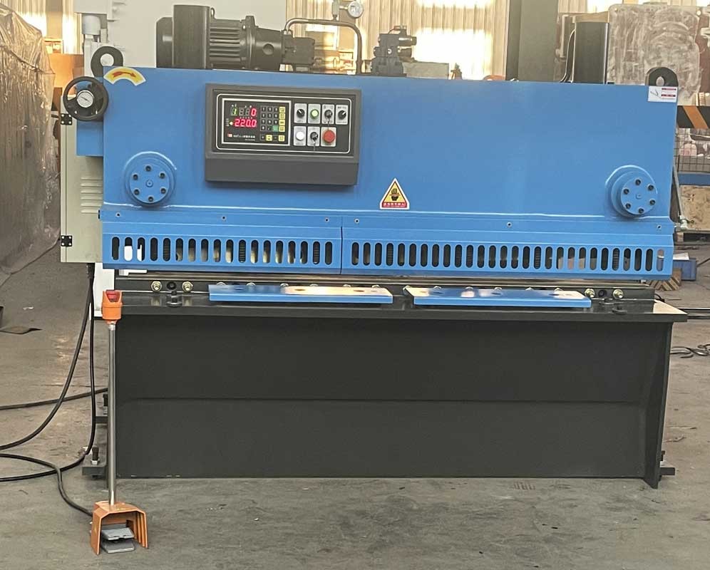 QC12K 6*3200 Cnc Hydraulic Guillotine Shearing Machine For Sheet Metal Cutting With High Efficiency