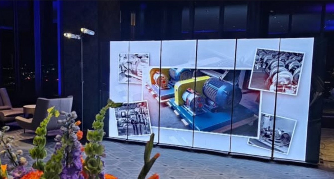 P1.86mm Led Poster For High Resolution And Eye-Catching Display To Make It A Perfect Advertising Solution For Shopping Centers