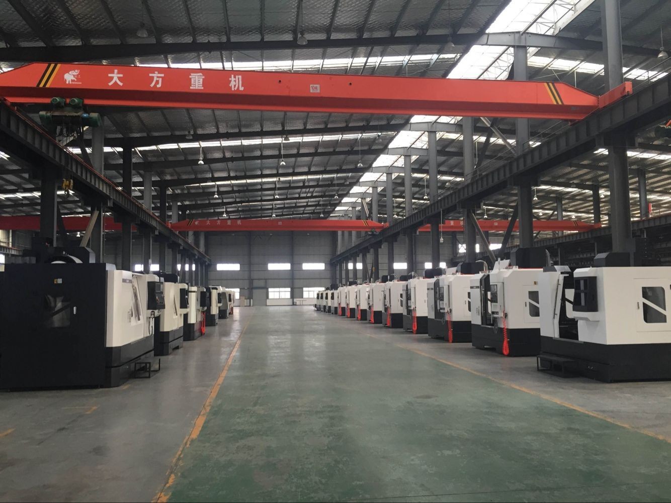 7.5kw Vertical CNC Machine Center Mould Making V85P Spindle Taper BT40 - 140