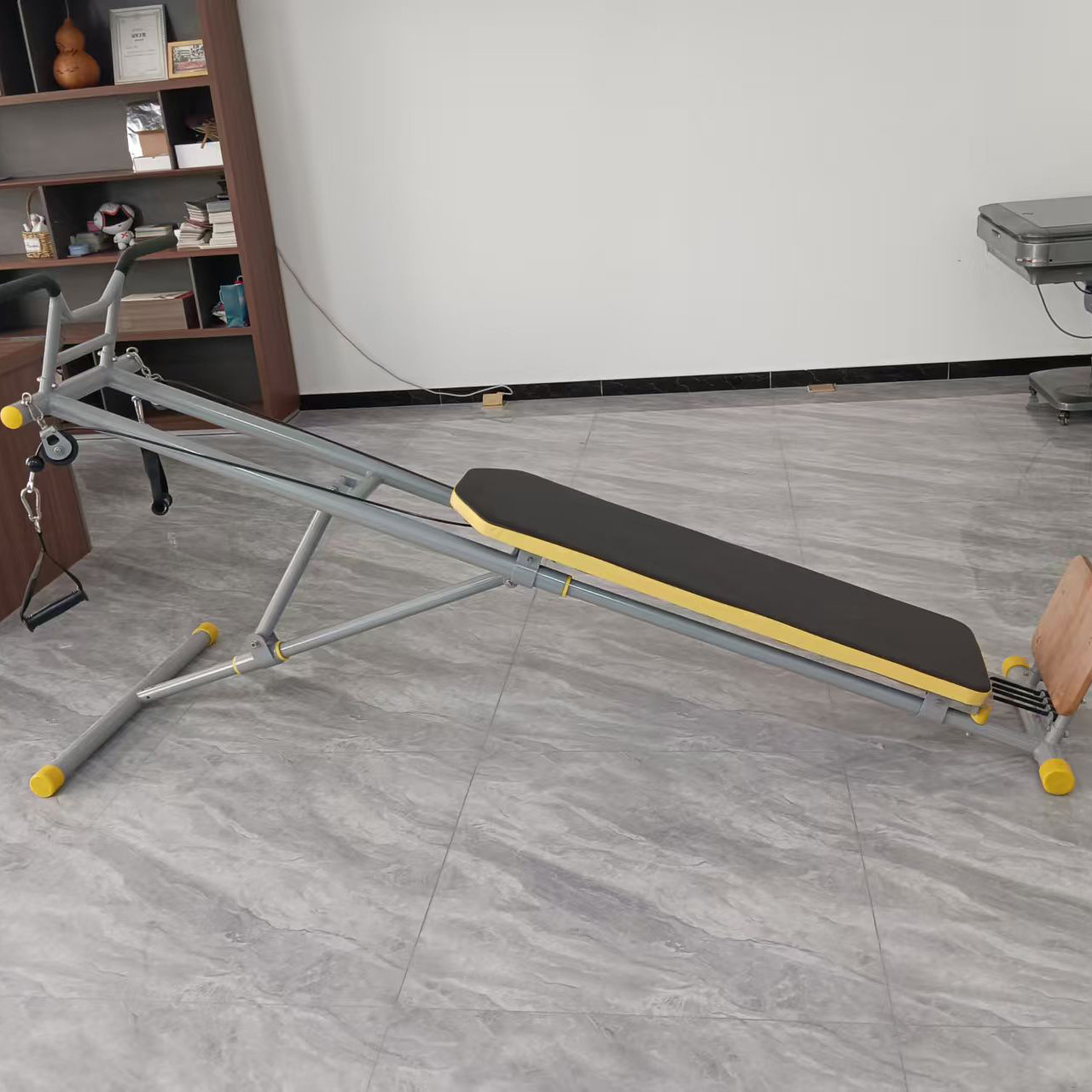 Skateboard Swimming Posture Trainer With Adjustable Resistance Pull Up Device And Comprehensive Lumbar And Abdominal Muscle Swimming Training