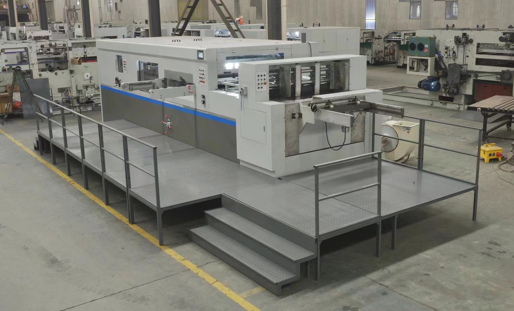 Die Cutting Machine for Cardboard Corrugating Carton in Garment Shops Packaging Line
