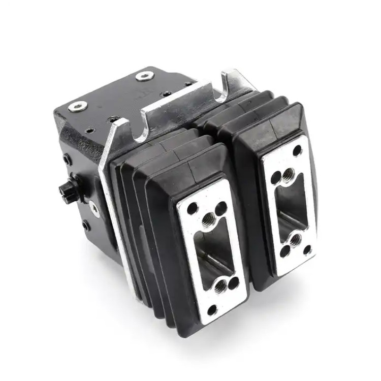 Excavator Foot Pilot YN30V00105F2 Foot Pedal Control Valve For Kobelco SK200-8 SK250-8 SK220-8
