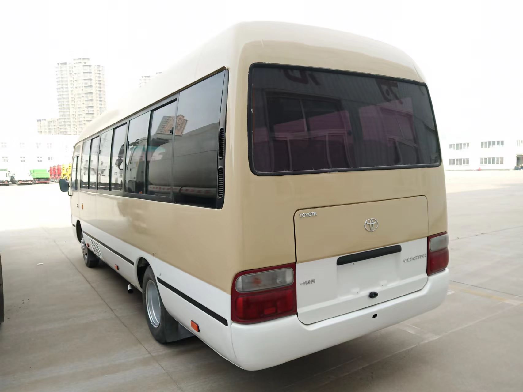 7005*2040*2785 Good Condition 30 Seats Mini Bus Or Used Toyo ta Coaster Bus Hot Sal