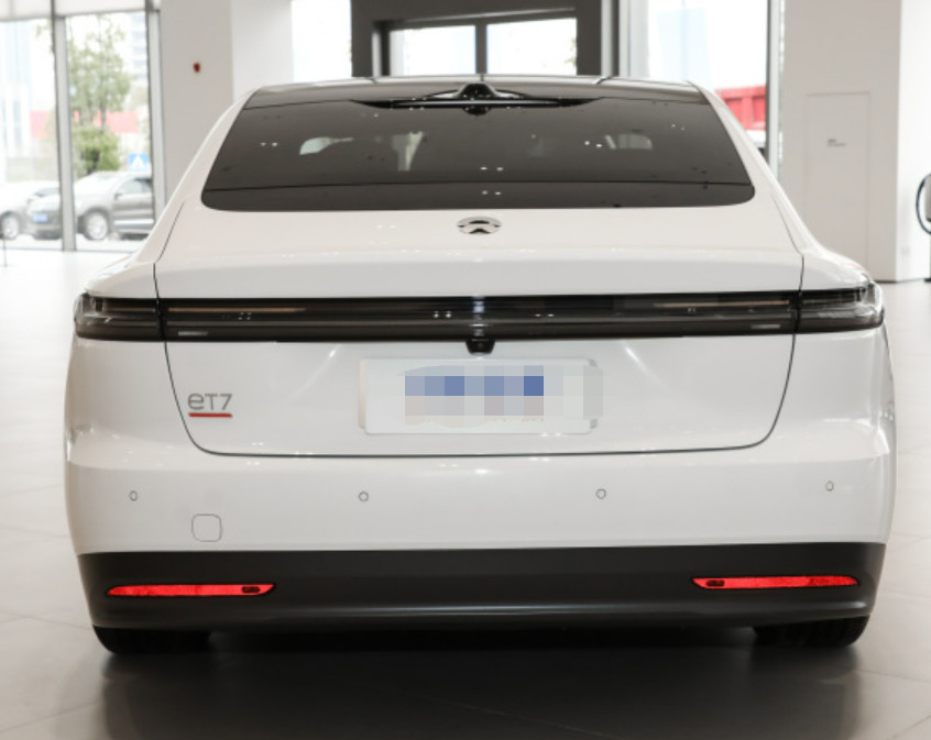 NIO ET7 2022 model 75kWh 4 door 5 seat sedan Medium and large car