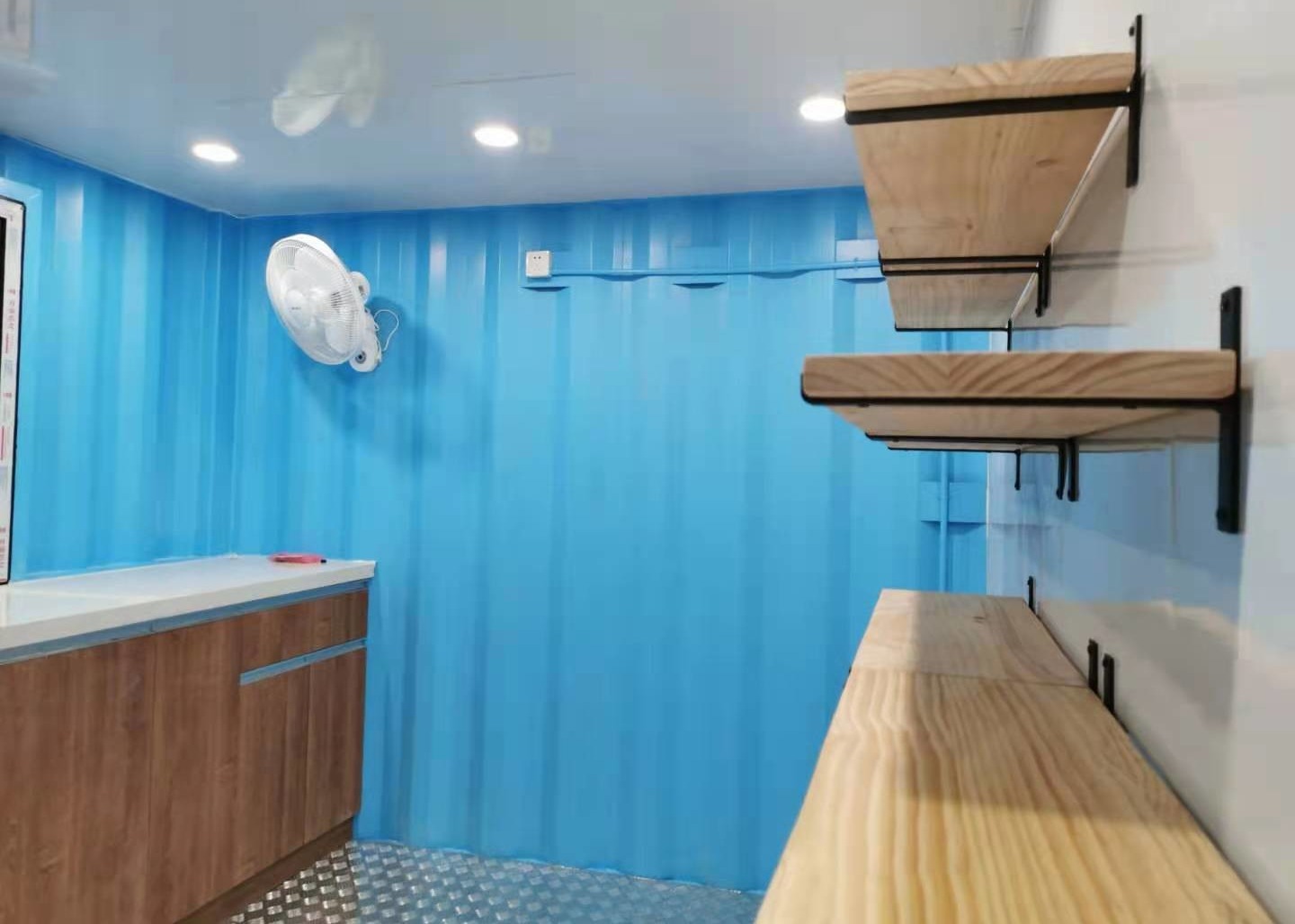 10 FT Customized Tiny Shipping Container House Mobile Retail Store