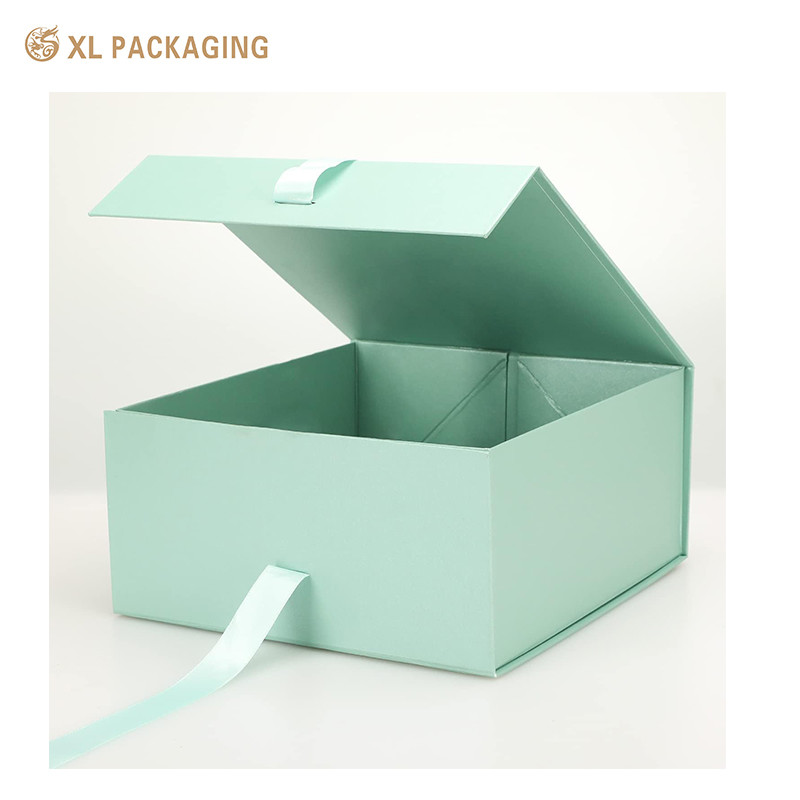 Customized Logo or Design Magnetic Closure Box for Wigs Clothing T-Shirt Packaging