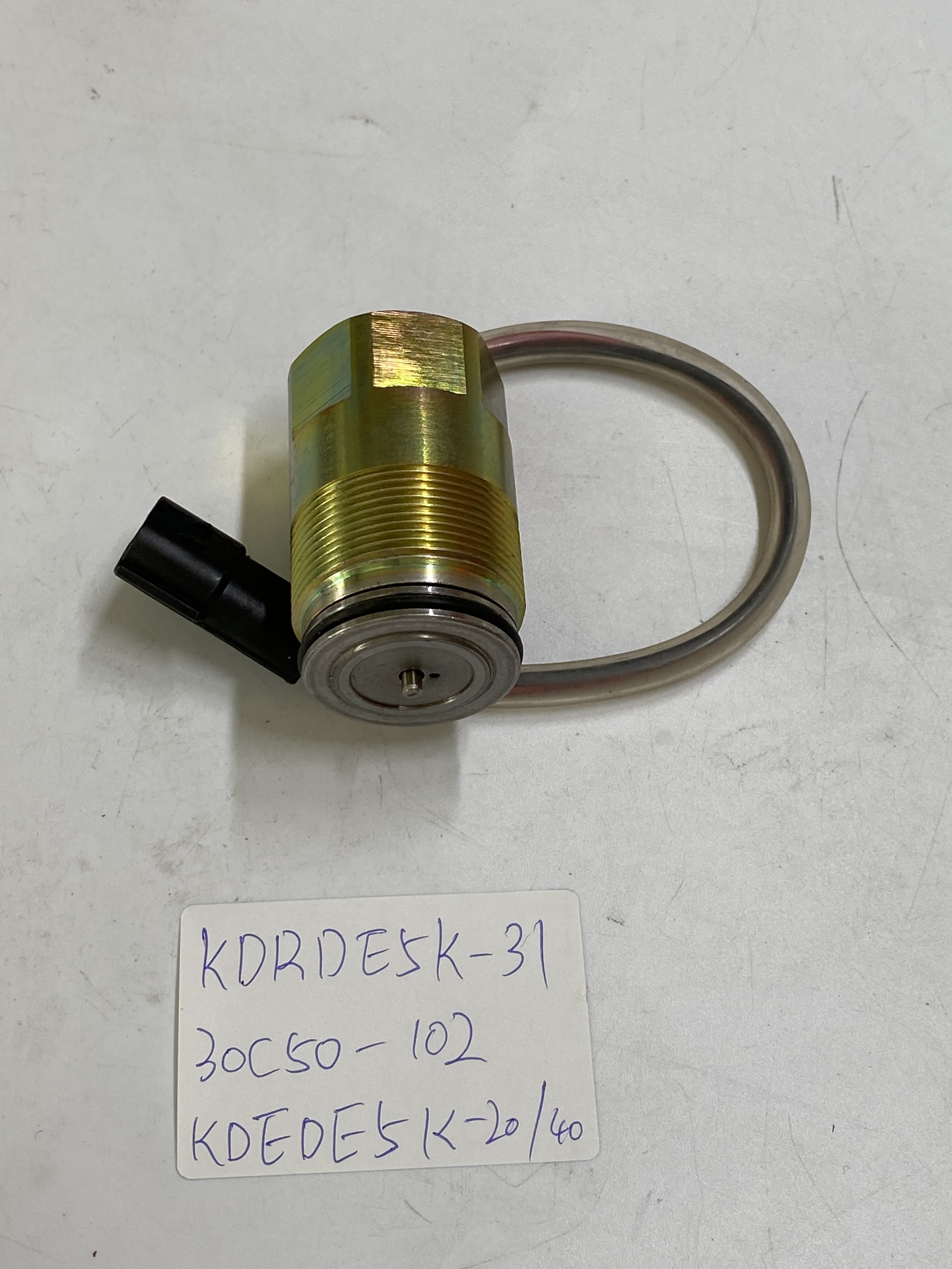 Excavator Hydraulic Pump Solenoid Valve KDRDE5K-31 30C50-102 KDEDE5K-20/40