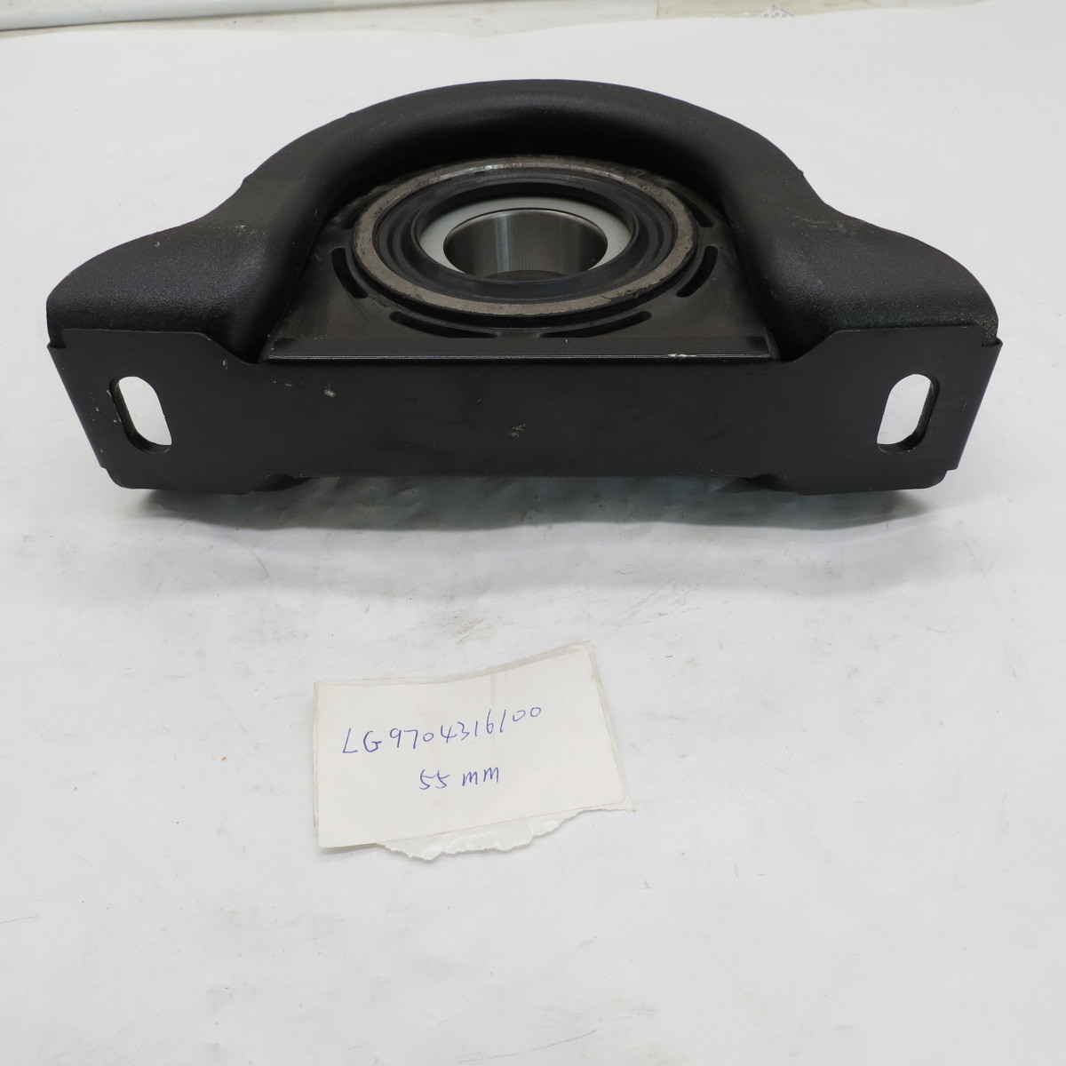 LG9704316100 Sinotruk Howo light truck accessories drive shaft support LG9704316100