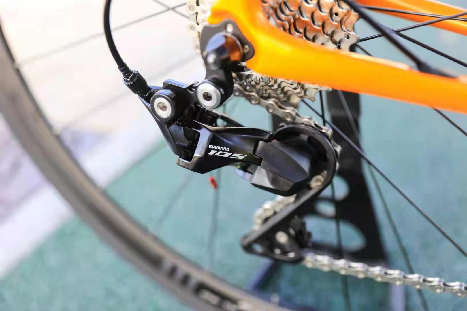 22 Speed Aluminum Alloy Road Bike R7020 700C Bicycle For Men Lightweight And Advanced