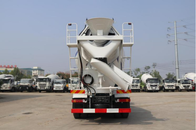 Used Concrete Trucks 6×4 Drive Model LHD Sinotruck Howo Cement Mixer Truck EURO IV Loading 8 Tons