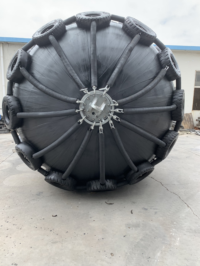 80kpa 50kpa Pneumatic Rubber Fender Floating Inflatable HDG Material