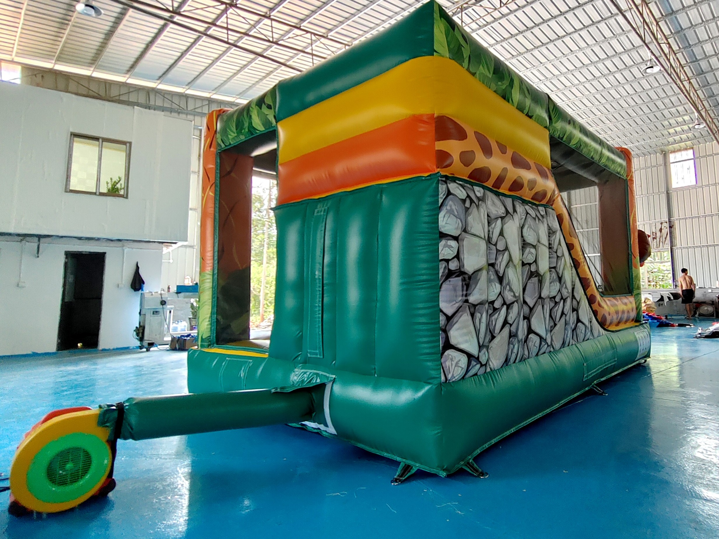 Customized Popular Inflatable Castle Animals Figures Inflatable Bouncer House With Dry Slide Jumping House For Event