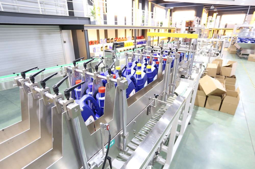 High Speed Chemical Packaging Machine Auto Carton Packing Machine 8-16 Cartons / Minute