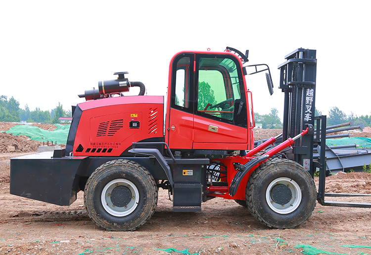Diesel Operated 3.5-5.0ton Four Wheel Drive Forklift Rugged Terrain Forklift