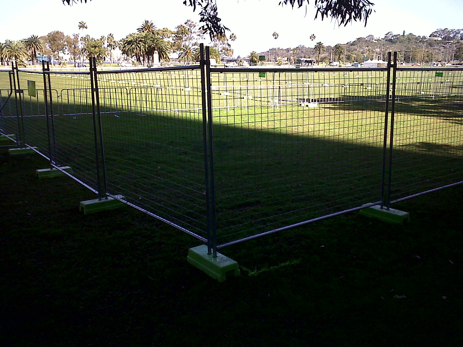 Portable Metal Fence Temporary Fence Panels Stands Low Carbon Steel Wire Material