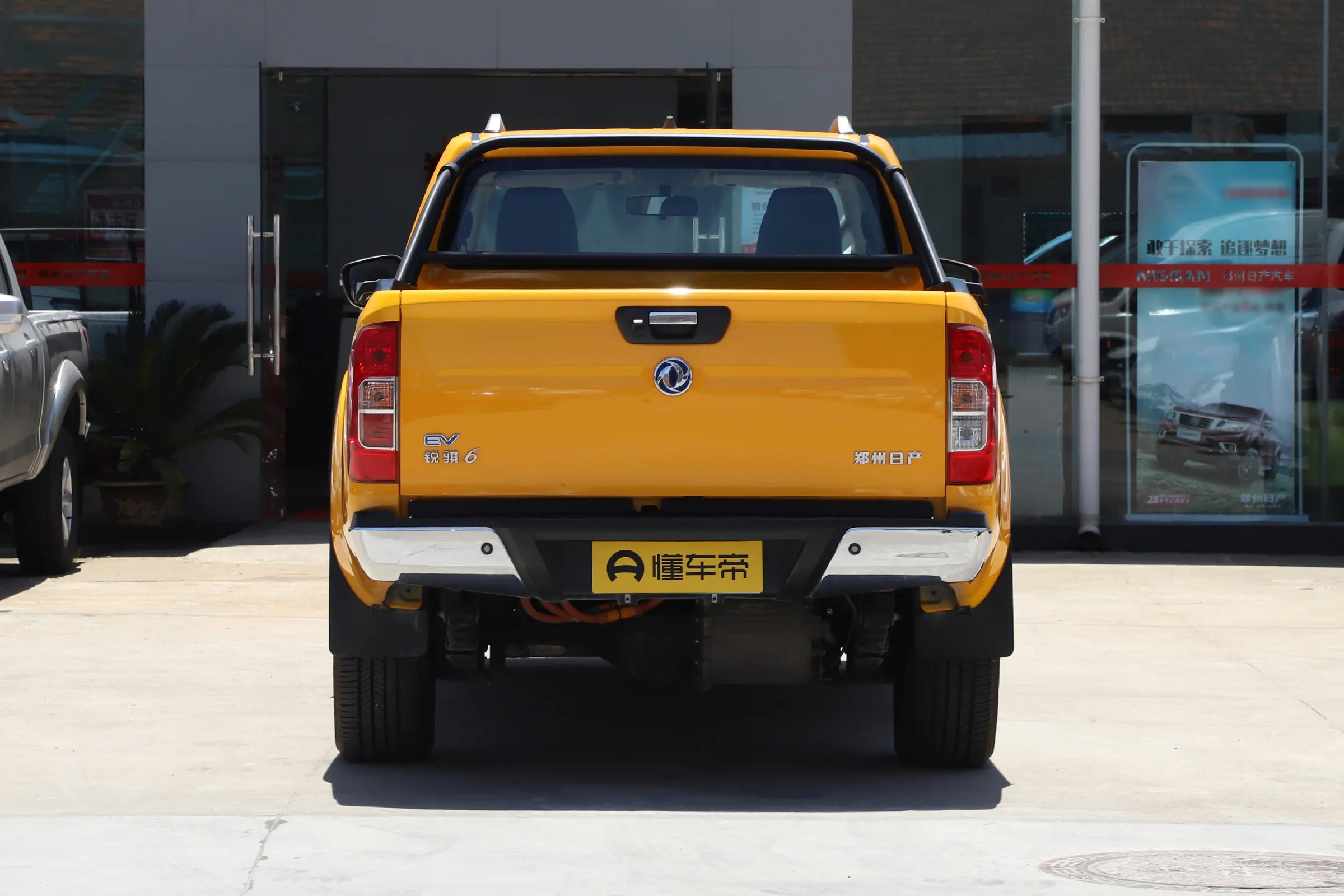 Dongfeng Rich 6 High Speed and Long Range 4WD Electric Pickup Truck for 5 Passengers