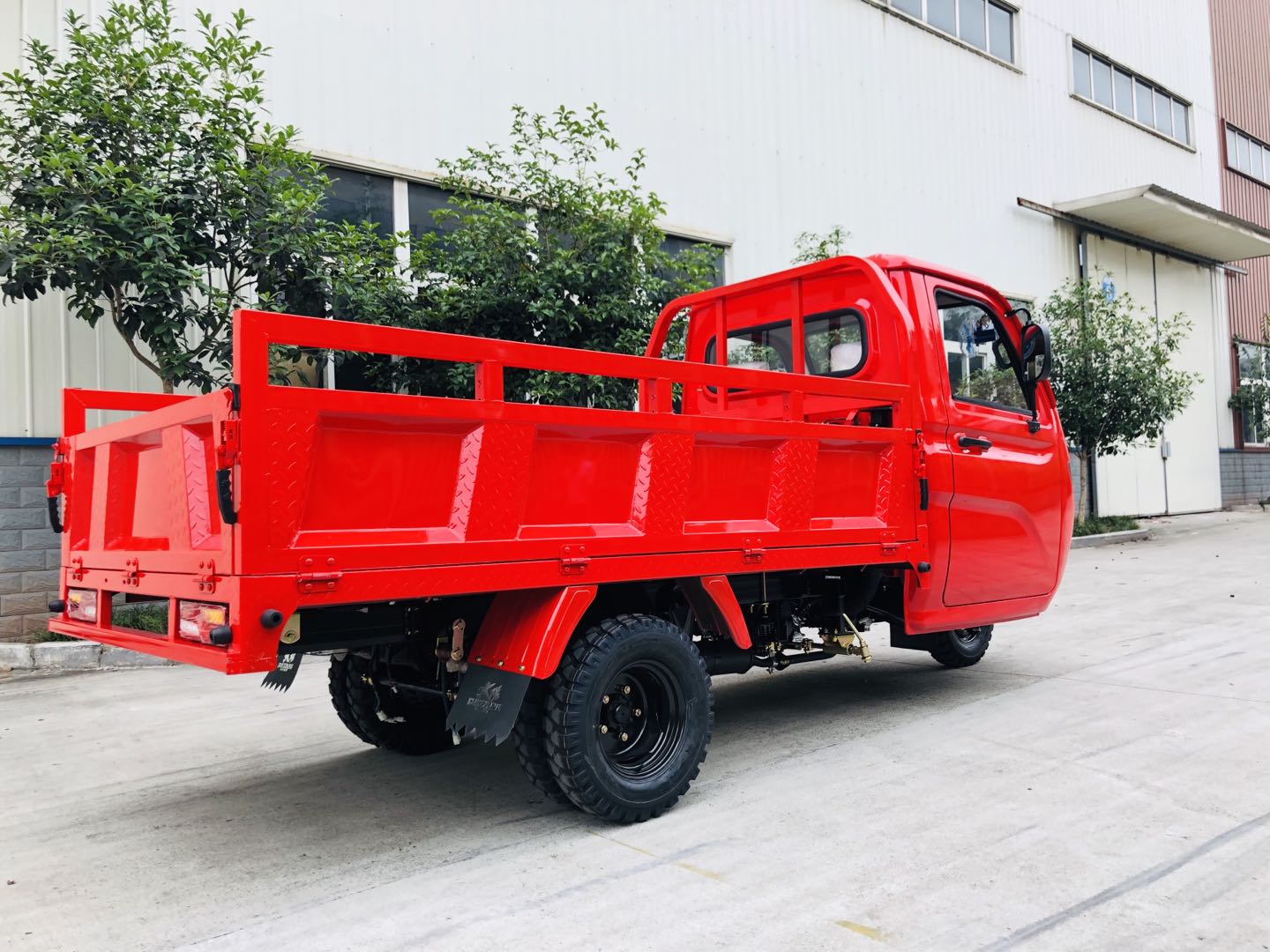 DAYANG T5 300CC Water Cooled Gasoline Motorized Tricycle with Payload Capacity ≥400kg