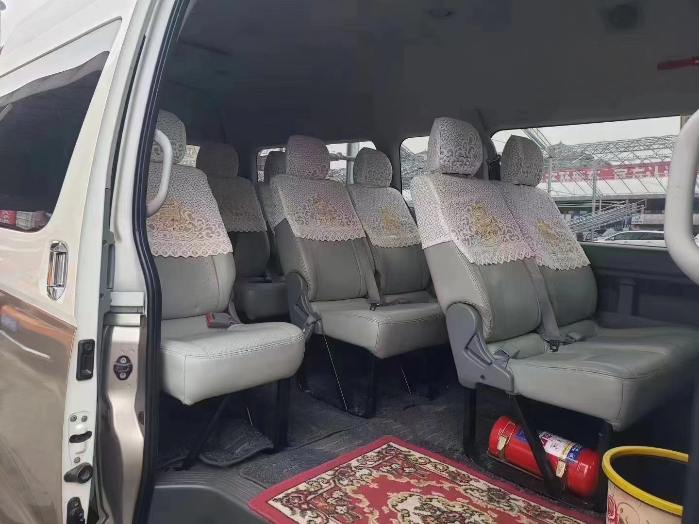 13seats Used Toyota Hiace Bus 2TR Gasoline Engine Front Engine Second Hand Van