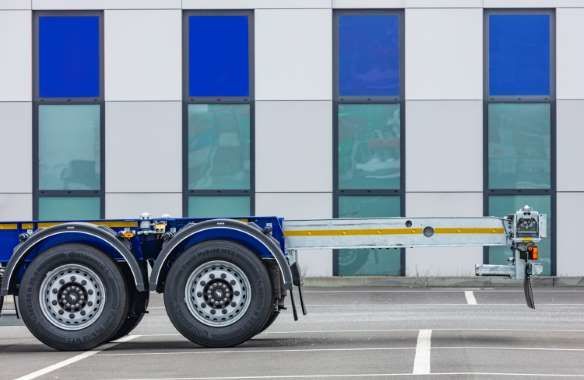 2 Axles ISO 35ton 40FT Intermodal Skeleton Trailer Skeletal Truck Semi Trailer Container Chassis for Tunnel Container Transit