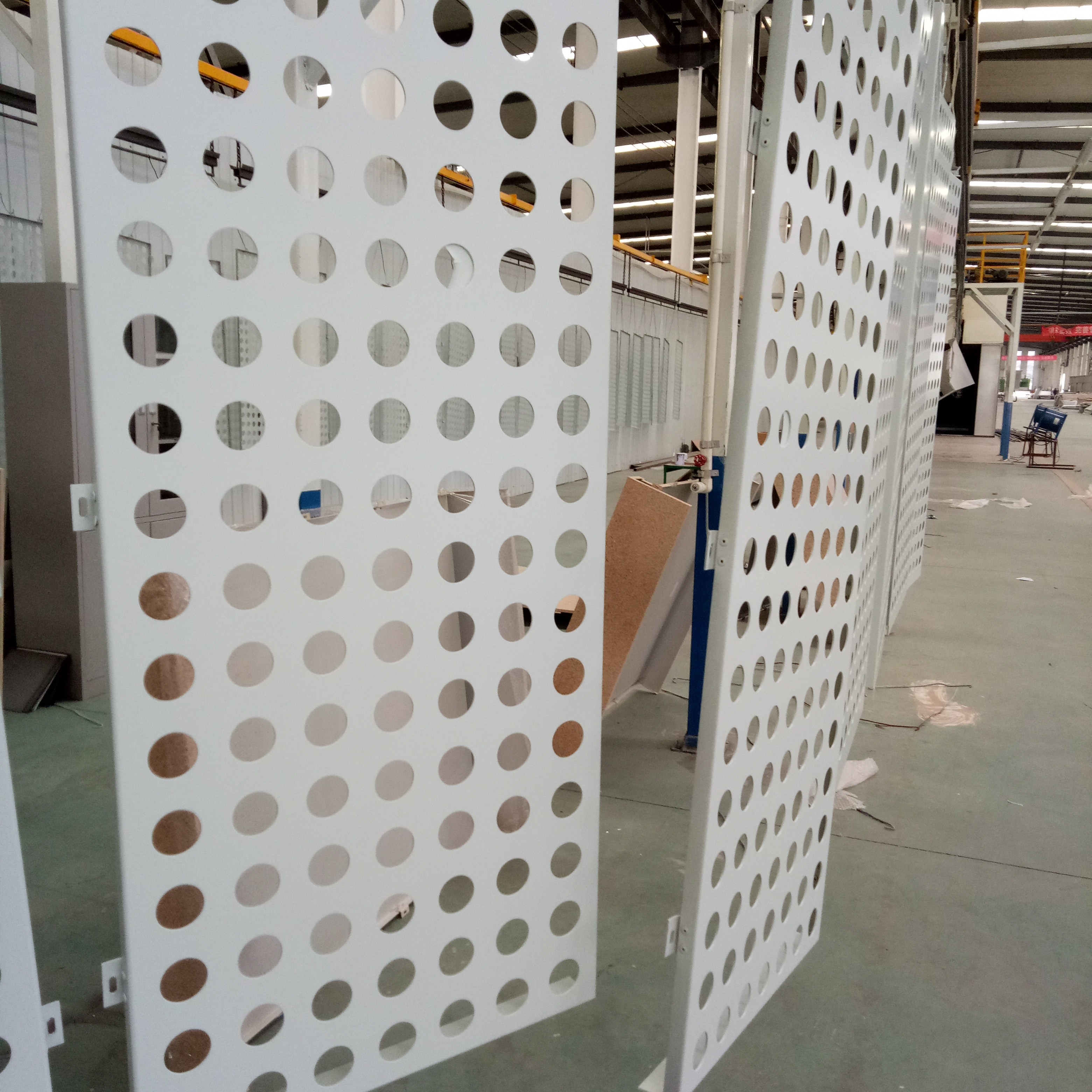 Black Color Irregular Hole Perforated Metal Plate For Curtain Wall