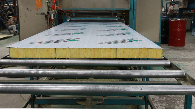Building Materials 125mm Heat Insulated Glass Wool Sandwich Panel