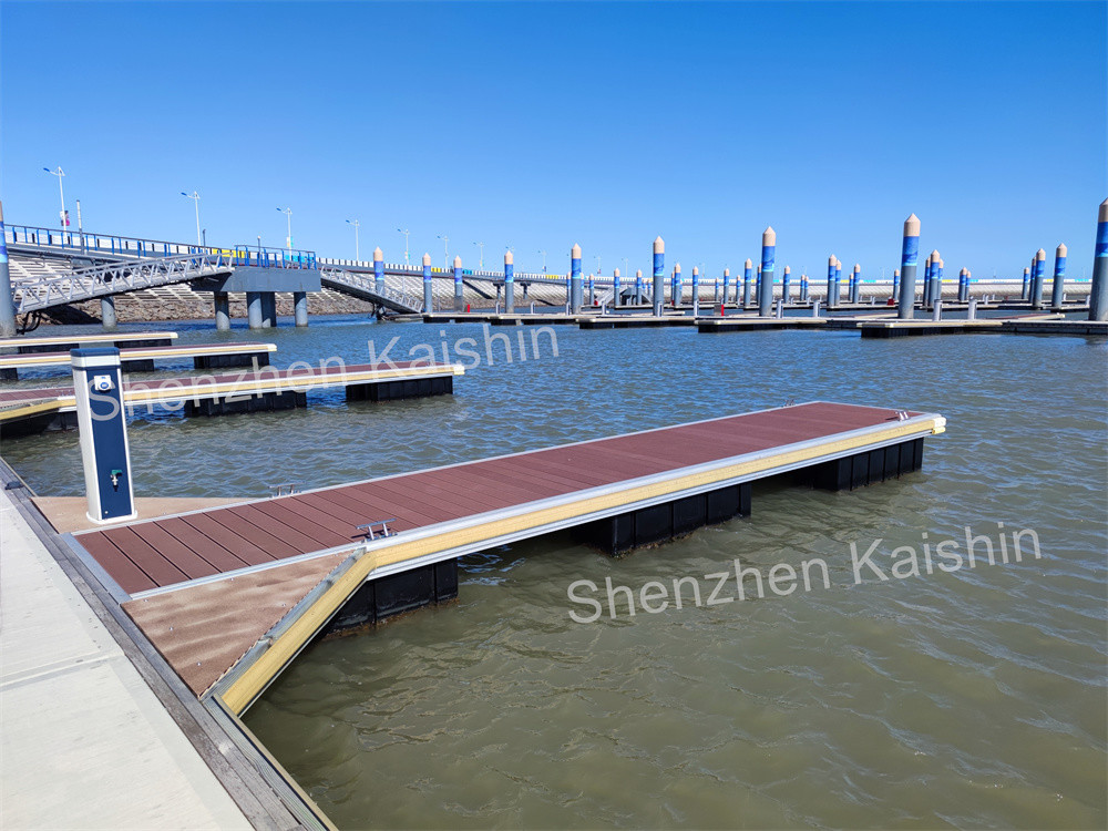 Marine Floating Finger Dock Customized Size 15-20 Years Lifespan Aluminum Alloy Floating Pontoon For Yacht Ship Boat