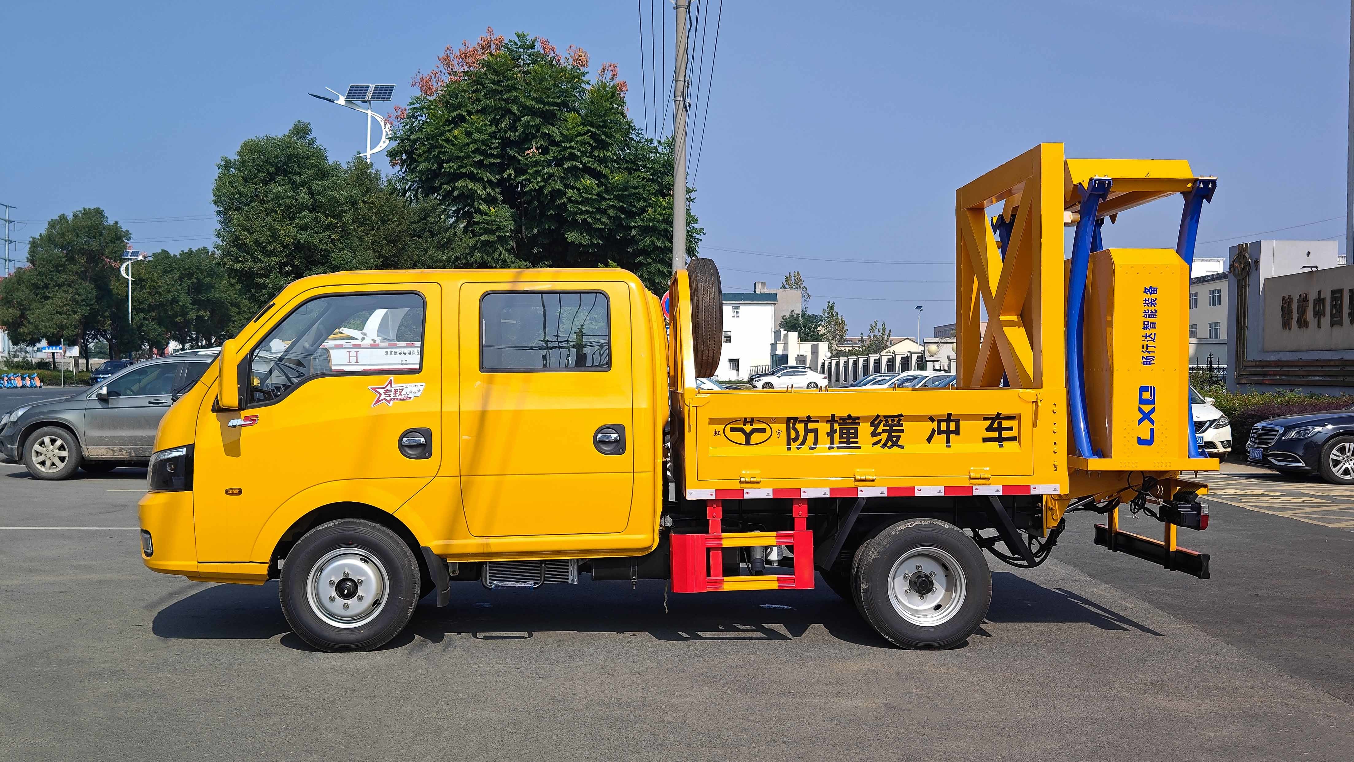 Buffer Truck Dongfeng 101 Max Speed Anti-Collision Buffer Attenuator Truck For Sale