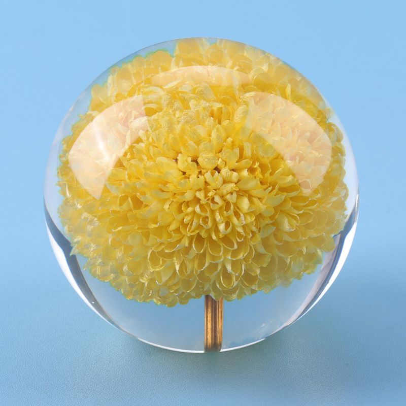 Artificial Transparent Paperweight , Clear Epoxy Resin Ball With Real Dry Flower Inside