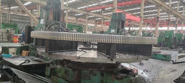 Factory Customized Nonstandard Heavy Excavator 50Mn and 42Crmo slewing ring bearing