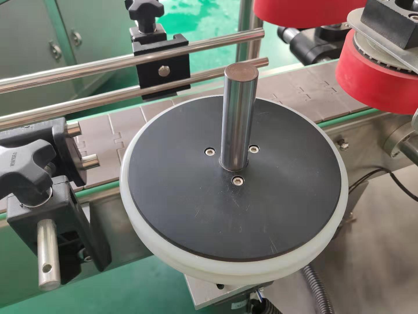 Spray Pump Automatic Bottle Capping Machine , Plastic Cap Sealing Machine