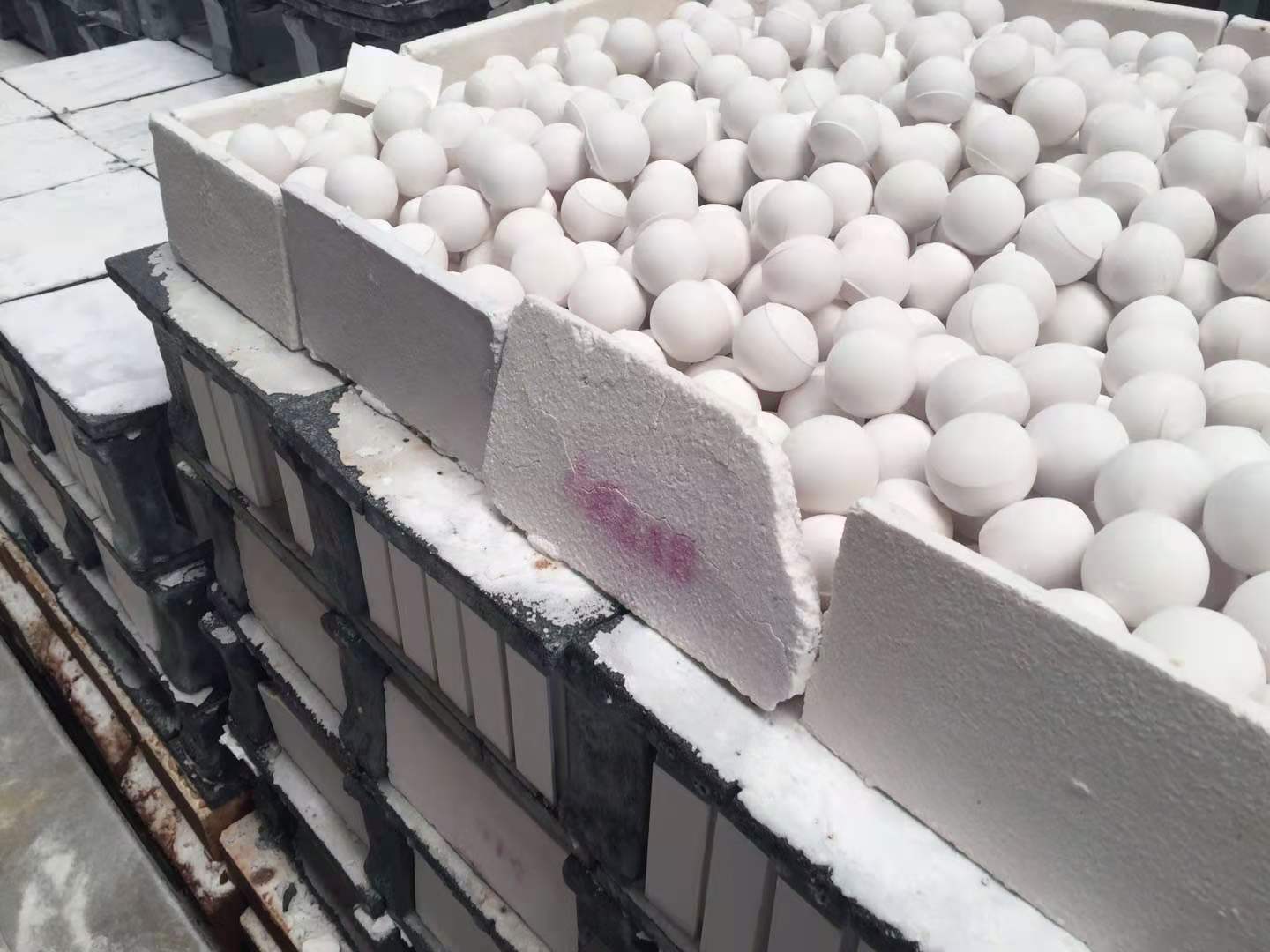 Supply Tourmaline Ceramic Ball and Alpha Alumina In Corundum Form for Grinding Balls