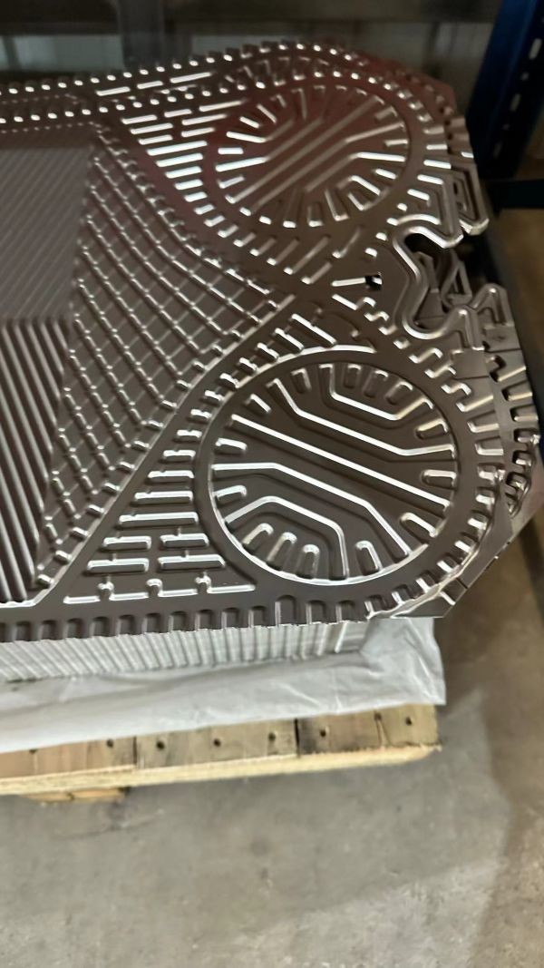APV / SPX Plate Heat Exchanger Components Pure Nickel Ni200 Ni201 Hastelloy