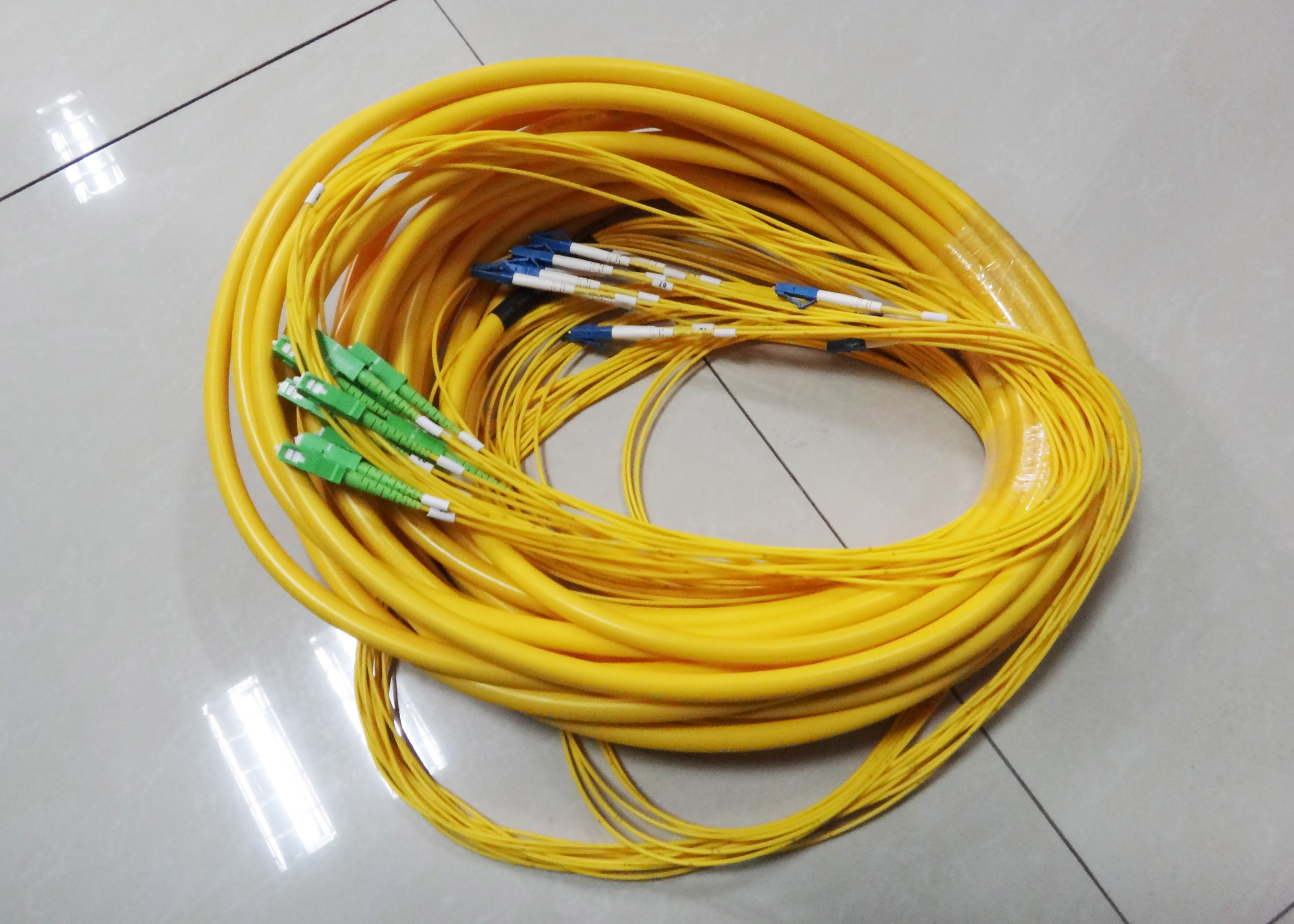 Multifiber 0.9mm,2.0mm SC/LC/FC/ST/MTRJ Connectors Fiber Optic Patch Cord