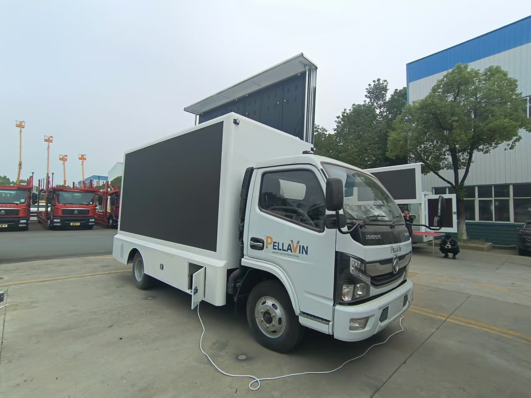 Led Mobile Advertising Vehicle 1500ml Replacement 3 Sides P4 Led Advertising Promotion Truck