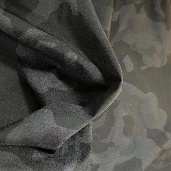 100% Polyester Reflective Wind Breaker Fabric 75D*150D 160gsm 150cm Waterproof