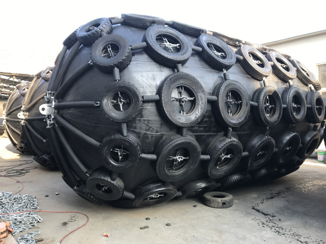 80kpa Ship Rubber Fender Black High Energy Absorption Rubber Boat Bumpers