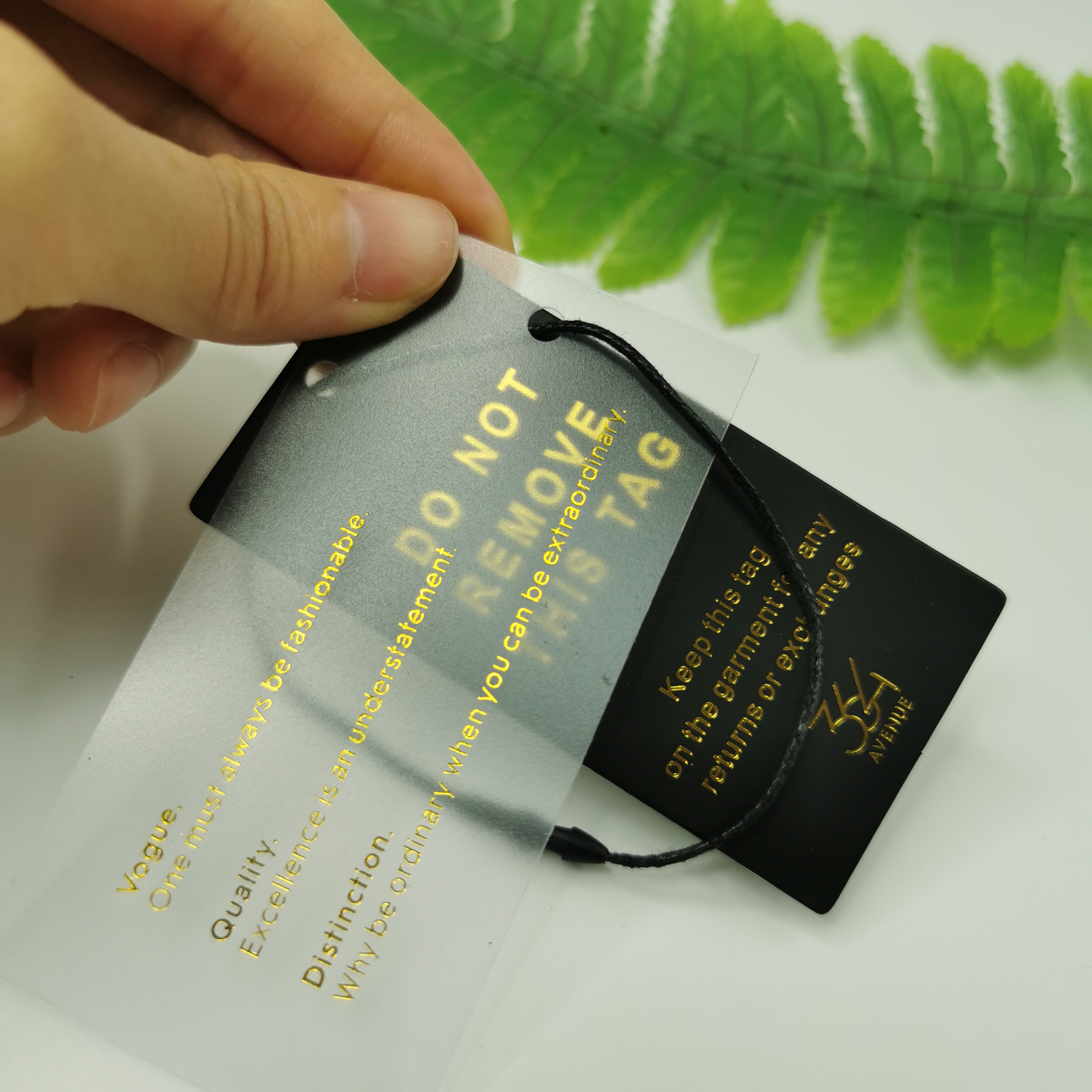 Gold Foil Printed Hangtag High Quality Custom Paper Brand Apparel Product Tags, Logo Pink Tag String Clothing Hangtag
