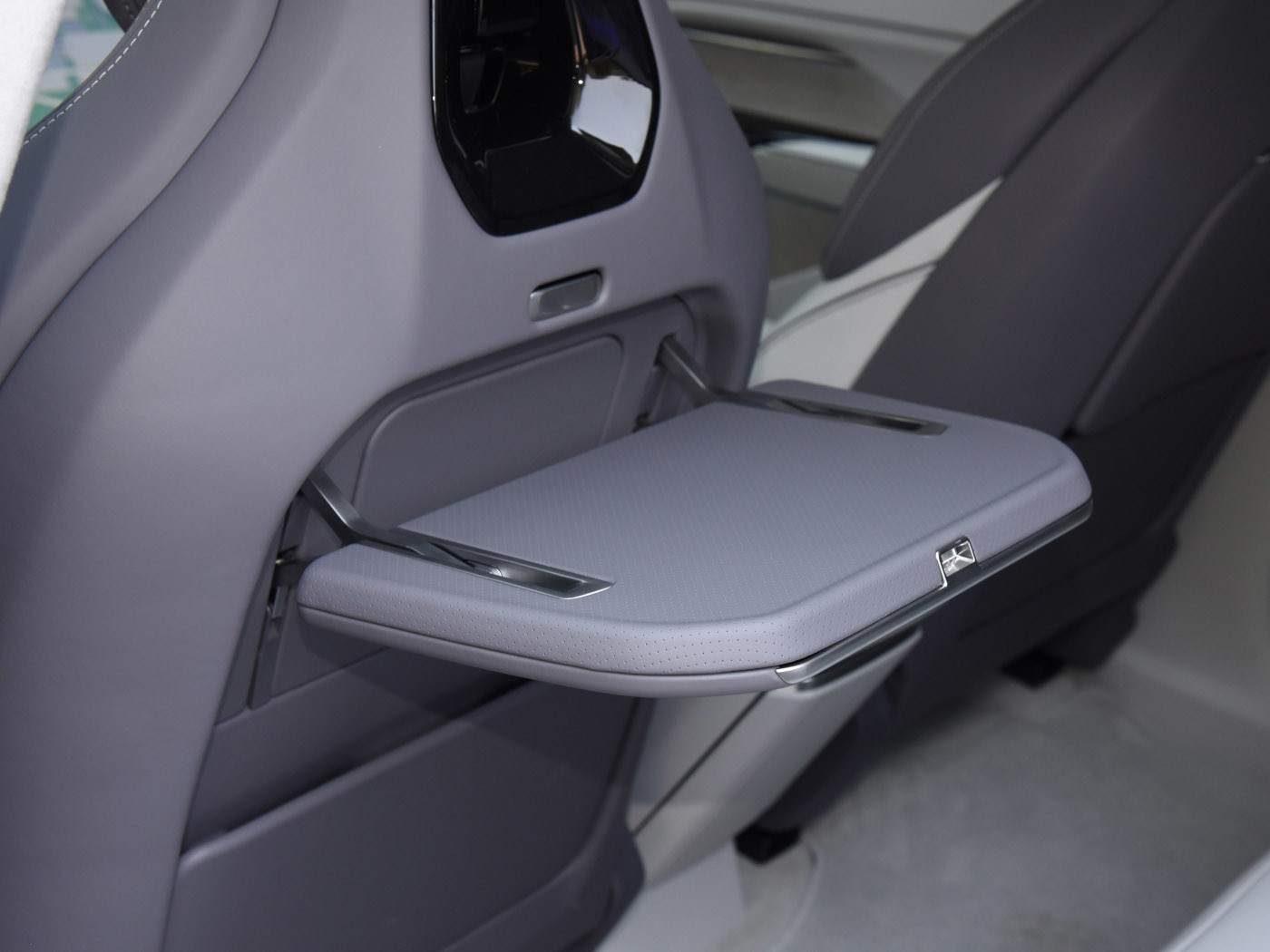 HiPhi Y Chinese EV Cars Electric Luxury SUV With Wheelbase 2950mm