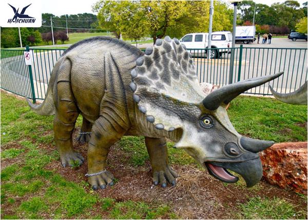 50/60 Hertz Life Size Animal Dinosaur Lawn Decorations , Dinosaur Garden